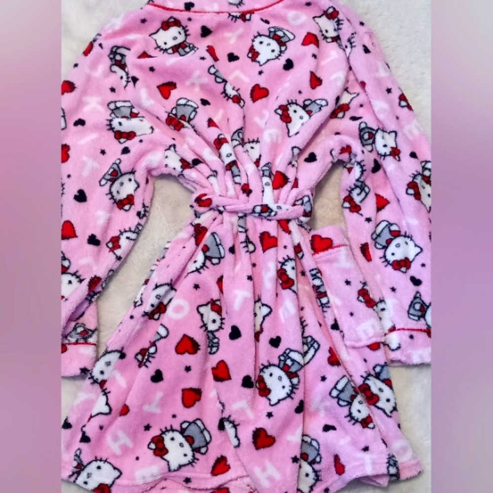 Hello Kitty Robe - Picture 2 of 6